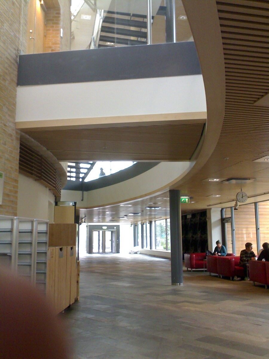 卡尔斯塔德大学