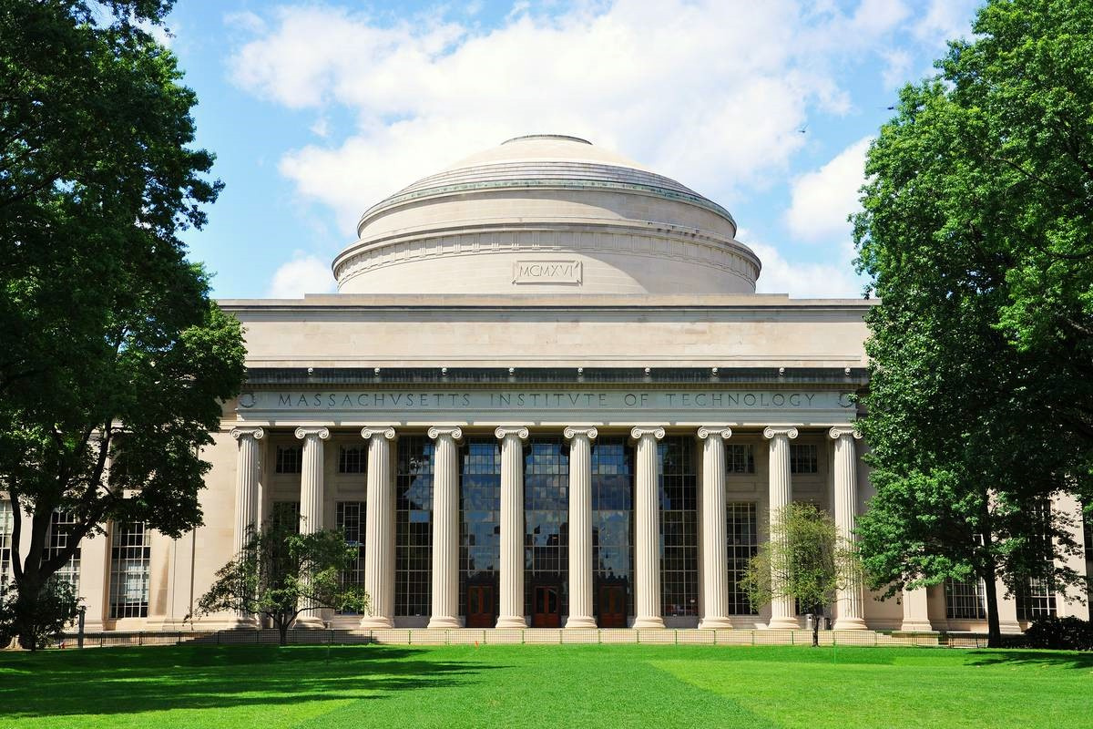 美国大学 麻省理工学院  选择该校的理由 1,麻省理工学院